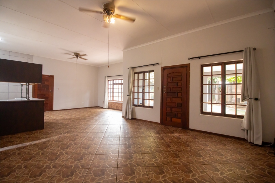 To Let 3 Bedroom Property for Rent in Geelhoutpark North West